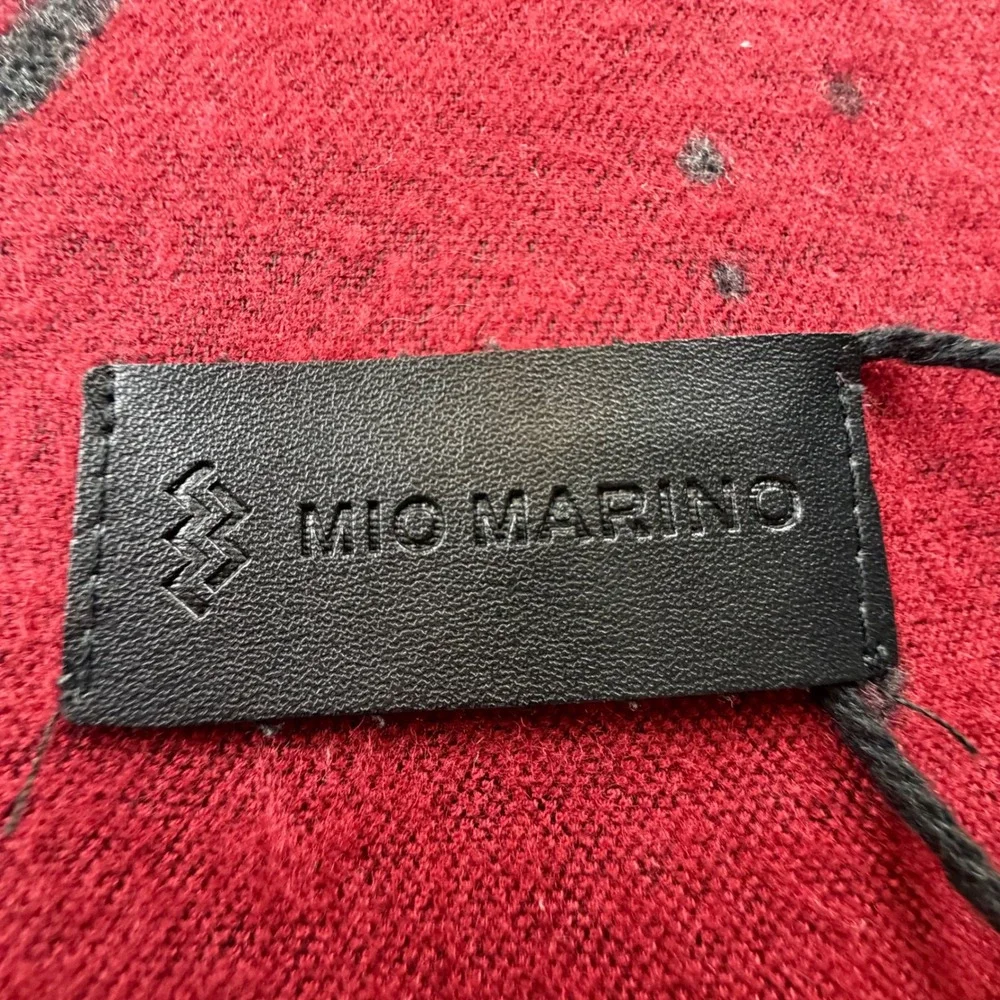 Mio Marino Red Grey Tree Silhouette Knit Winter Scarf Eyelash Fringe Logo Patch